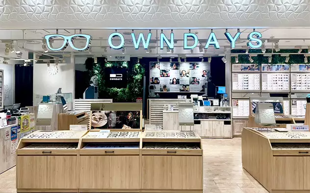 OWNDAYS 阪急三番街店の外観