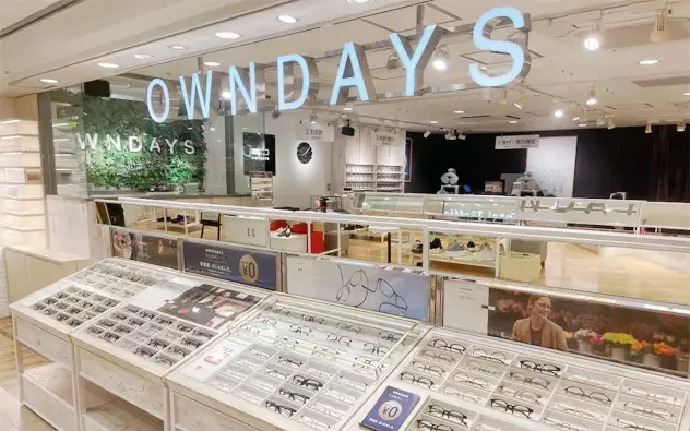 OWNDAYS アミュエスト博多店の外観